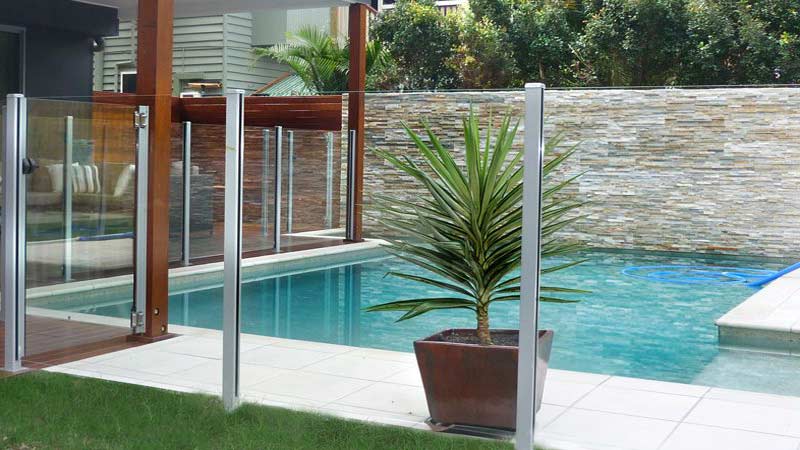 The Pros And Cons Of Glass Pool Fencing, Glass Fence Around Pool